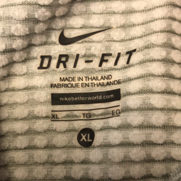 Nike Element Half Zip Pullover - Picture 10 of 11